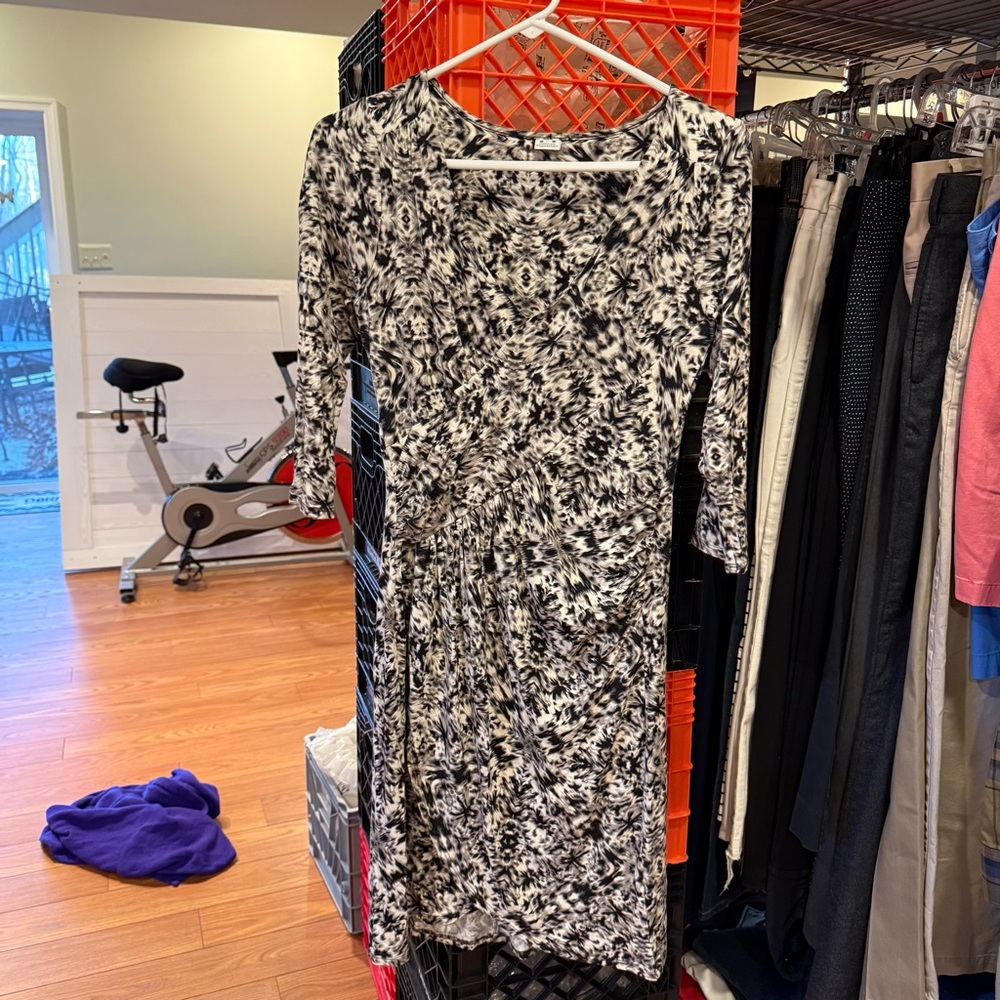 Three Dots Black and White Floral Long Sleeve Dress